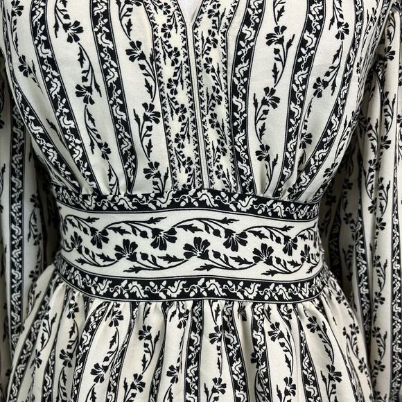 Max Studio Blouse size Extra Small Black Ivory Floral Peasant Boho Wedding Slim - Picture 4 of 9